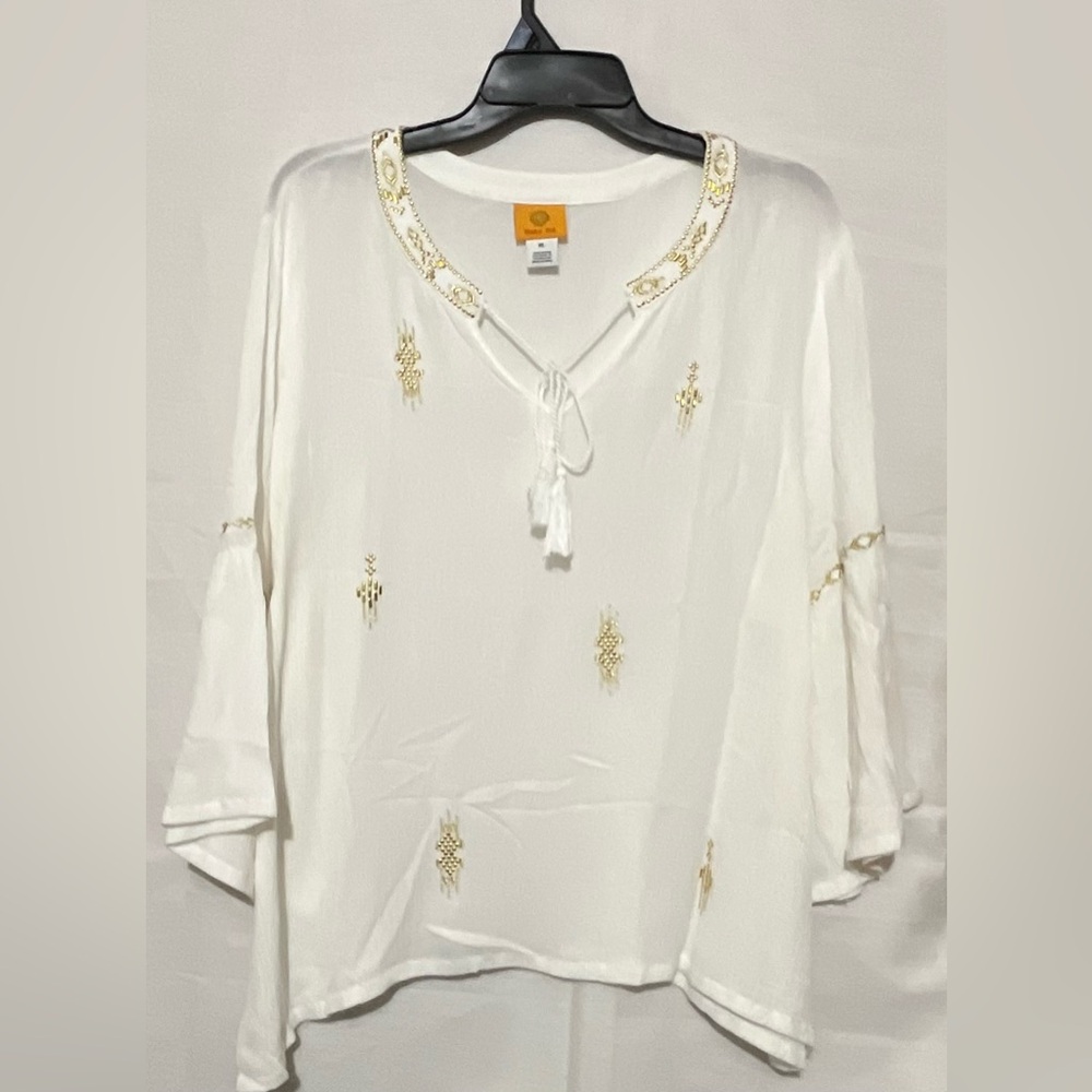 Ruby Rd. White Blouse with Gold Accents